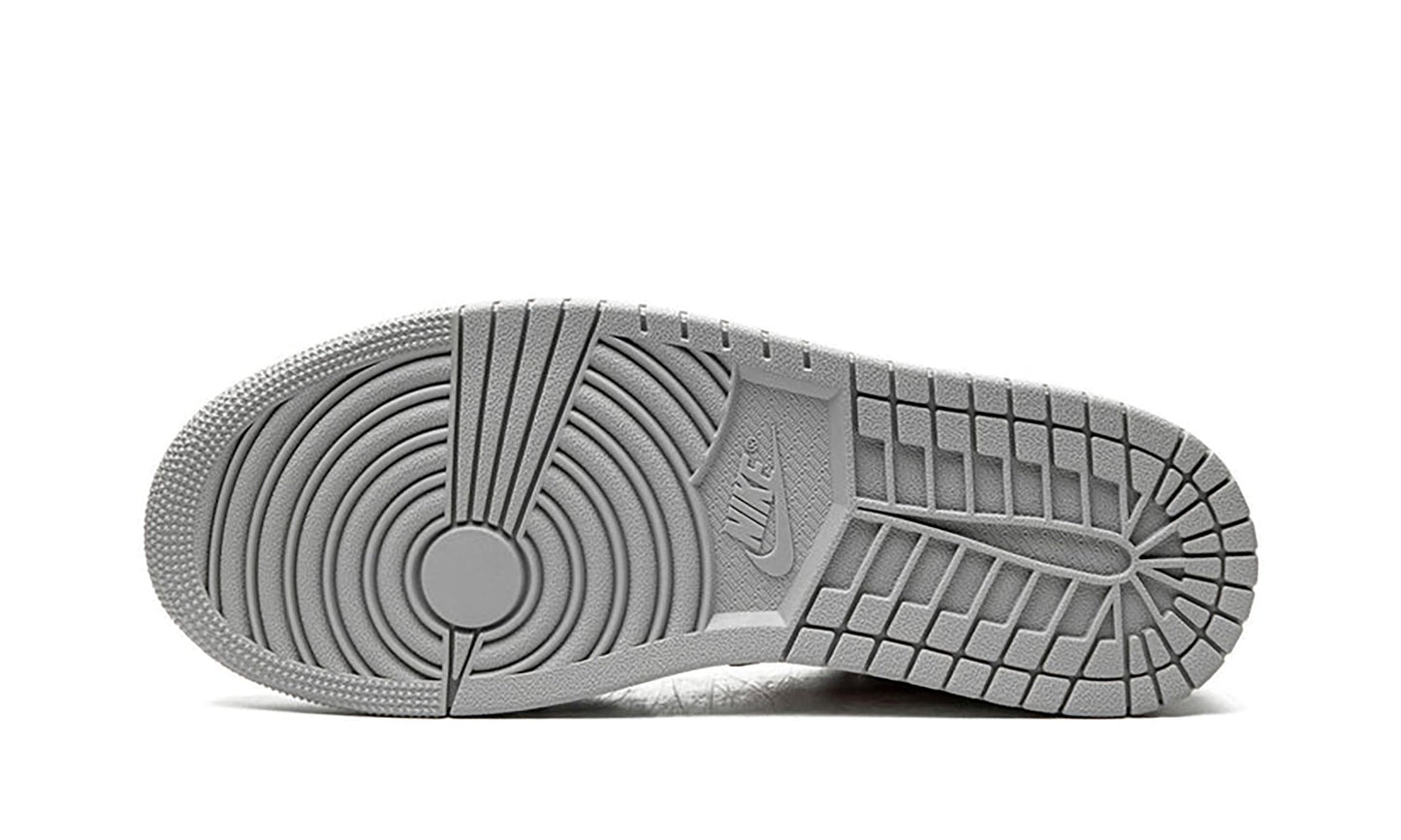 Jordan 1 Low SE Light Smoke Grey Gym Red