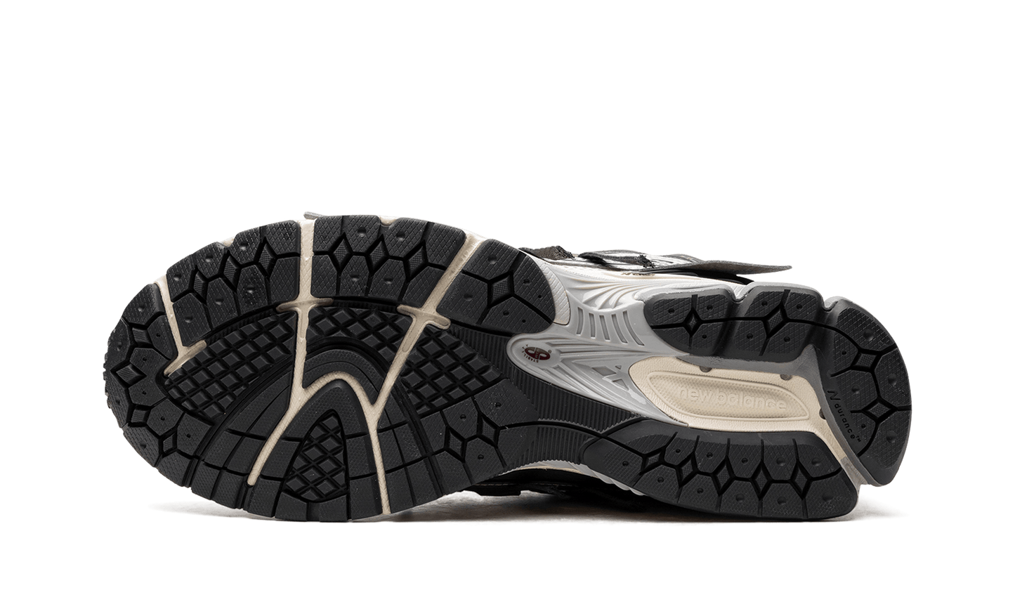 New Balance 1906A Silver Metalic Castlerock