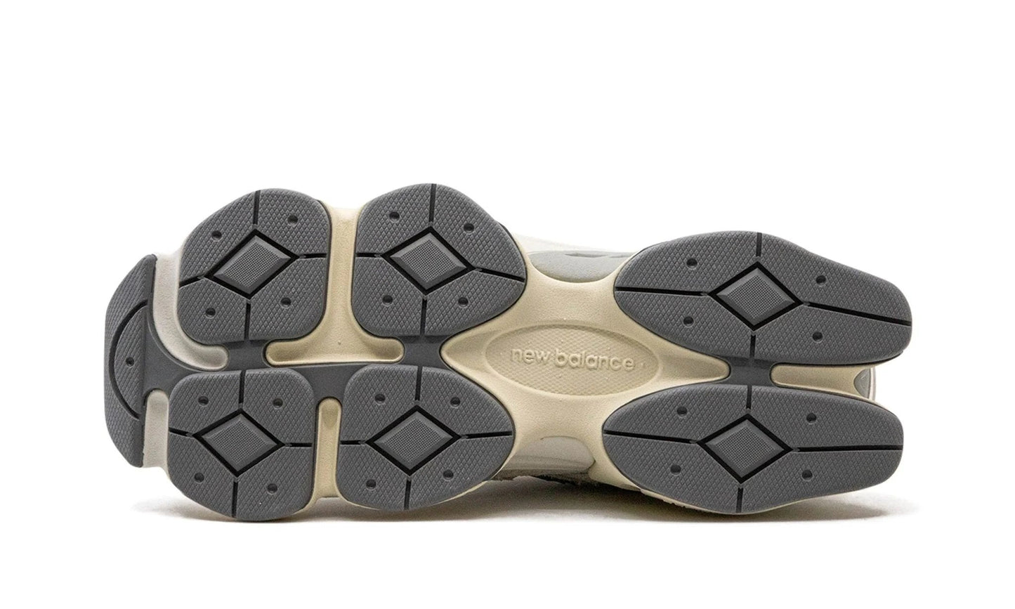 New Balance 9060 Moonbeam Sea Salt Beige