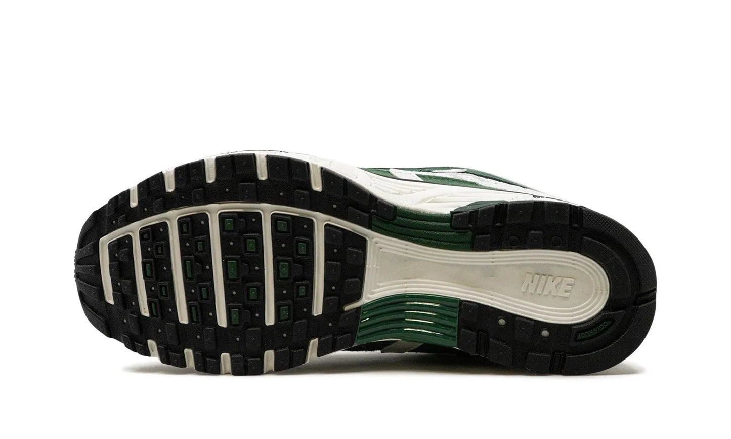 Nike P-6000 Fir (W)
