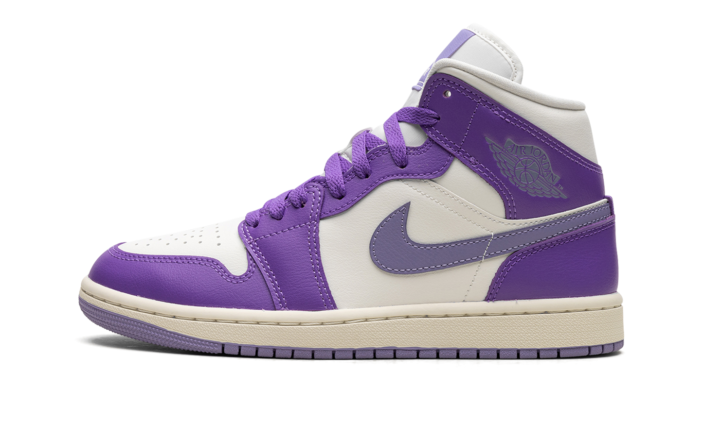 Air Jordan 1 Mid Action Grape