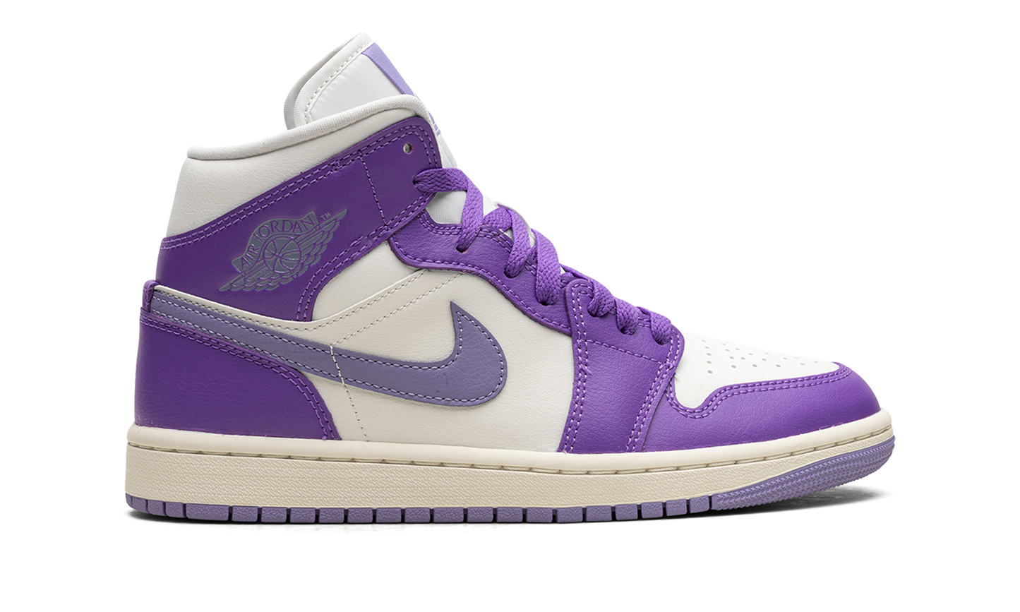 Air Jordan 1 Mid Action Grape