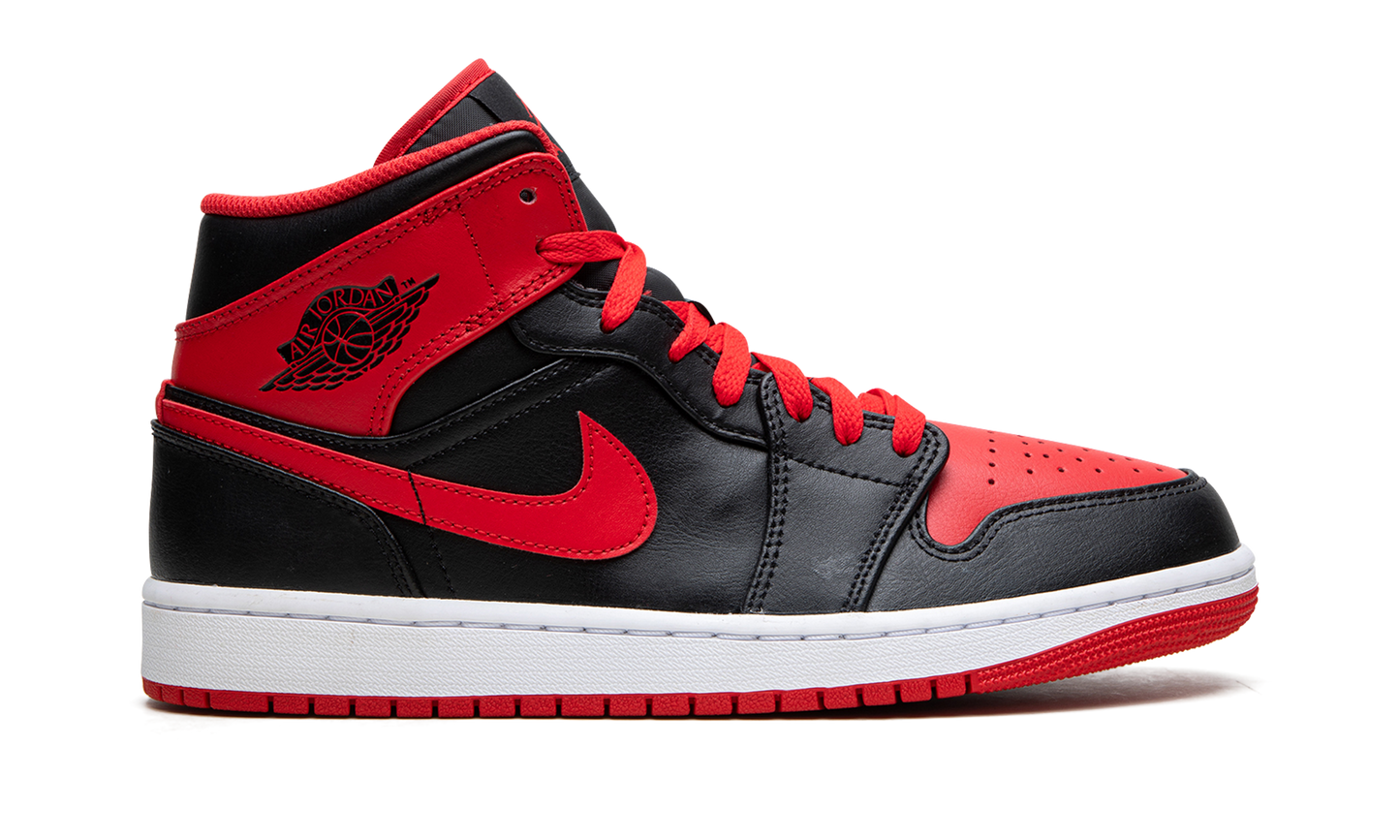 Air Jordan 1 Mid Alternate Bred (2022)