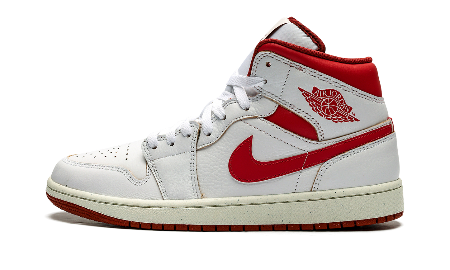 Air Jordan 1 Mid SE Dune Red