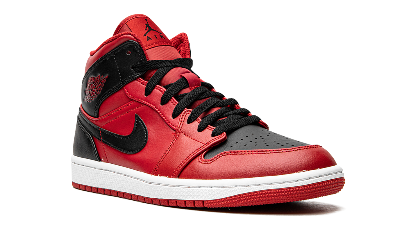 Air Jordan 1 Mid Reverse Bred (2021)