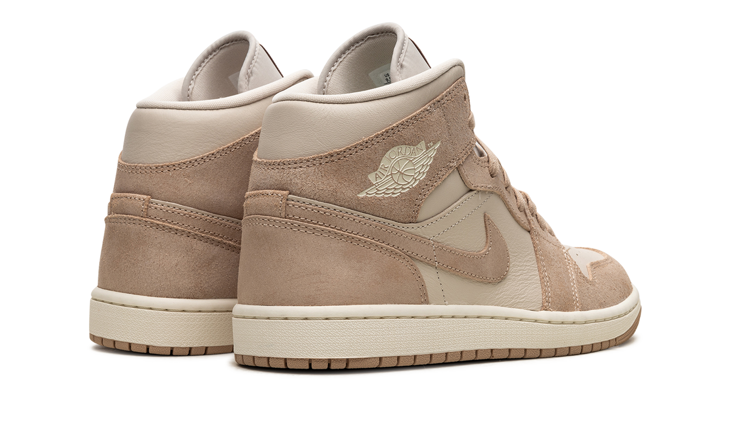 Air Jordan 1 Mid SE Legend Light Brown