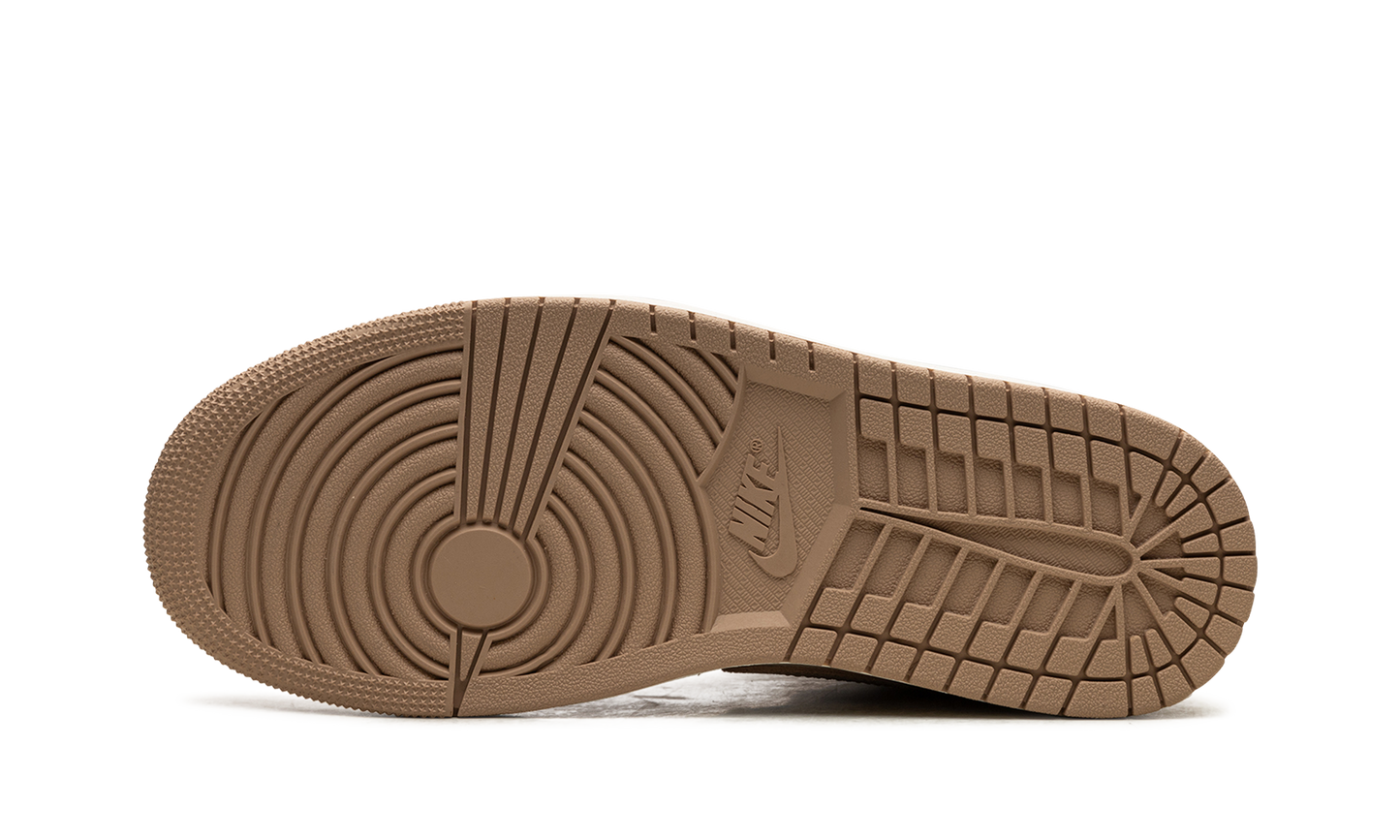 Air Jordan 1 Mid SE Legend Light Brown