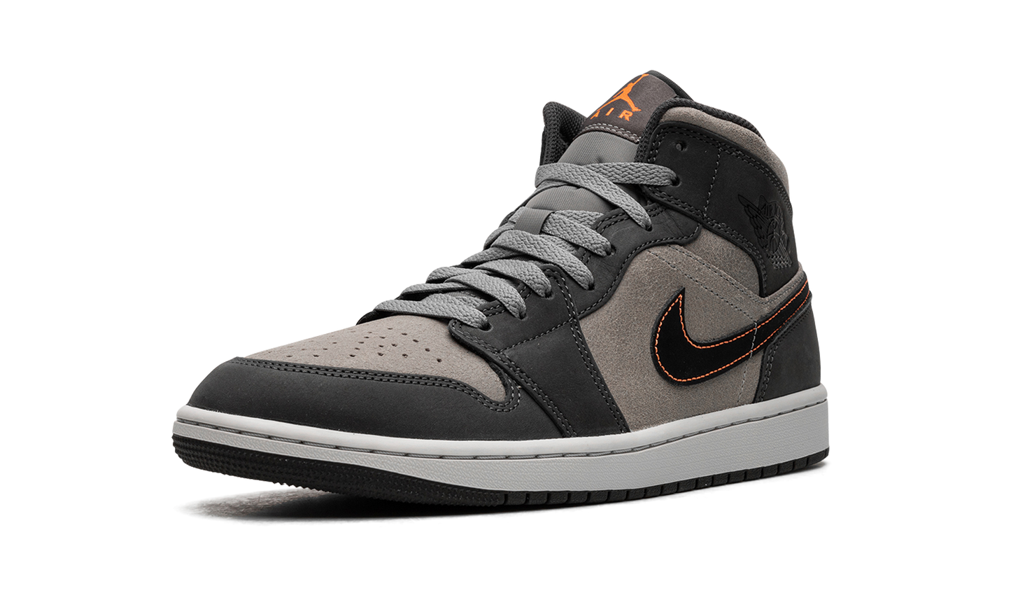 Air Jordan 1 Mid SE Night Stadium