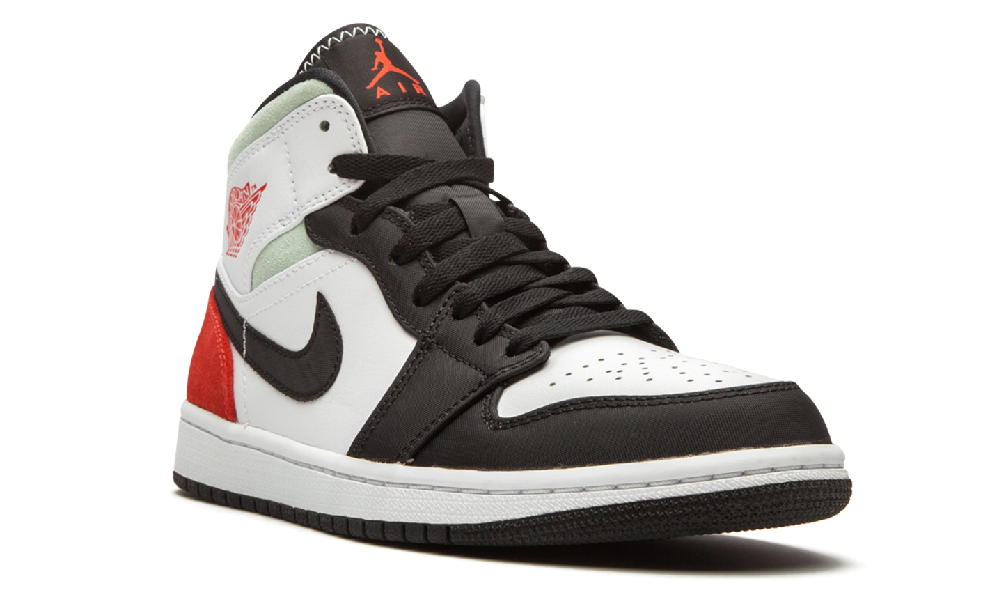 Air Jordan 1 Mid SE Red Black Toe