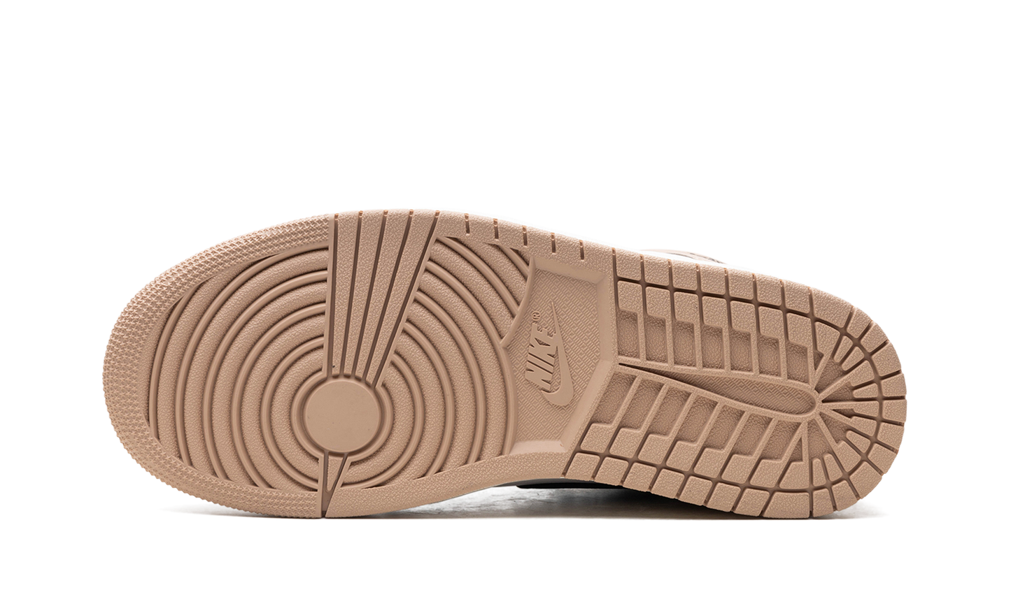 Air Jordan 1 Retro High OG Latte