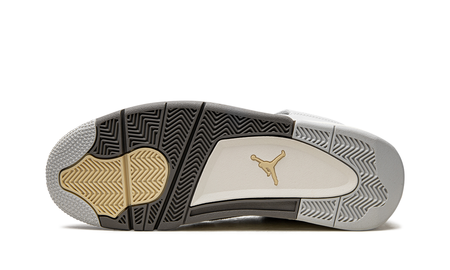 Air Jordan 4 Retro SE Craft Photon Dust