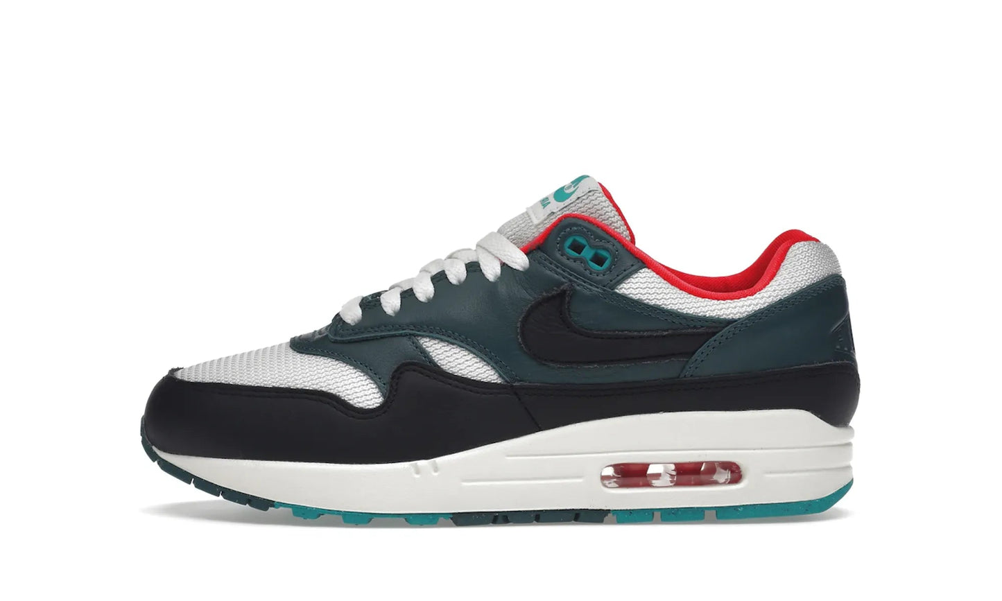 Nike Air Max 1 LeBron James Liverpool F.C.