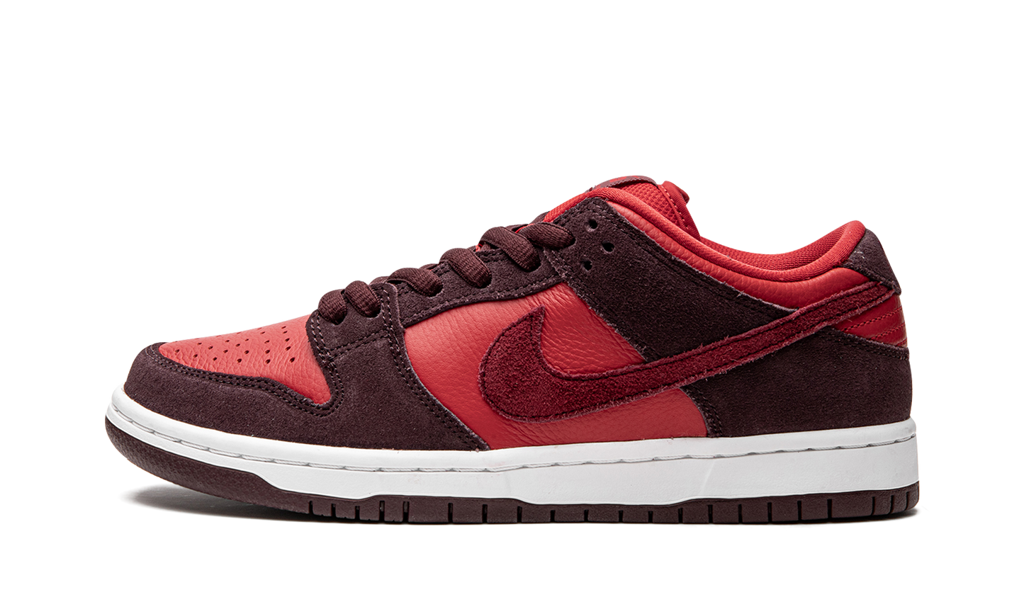 Nike SB Dunk Low Cherry