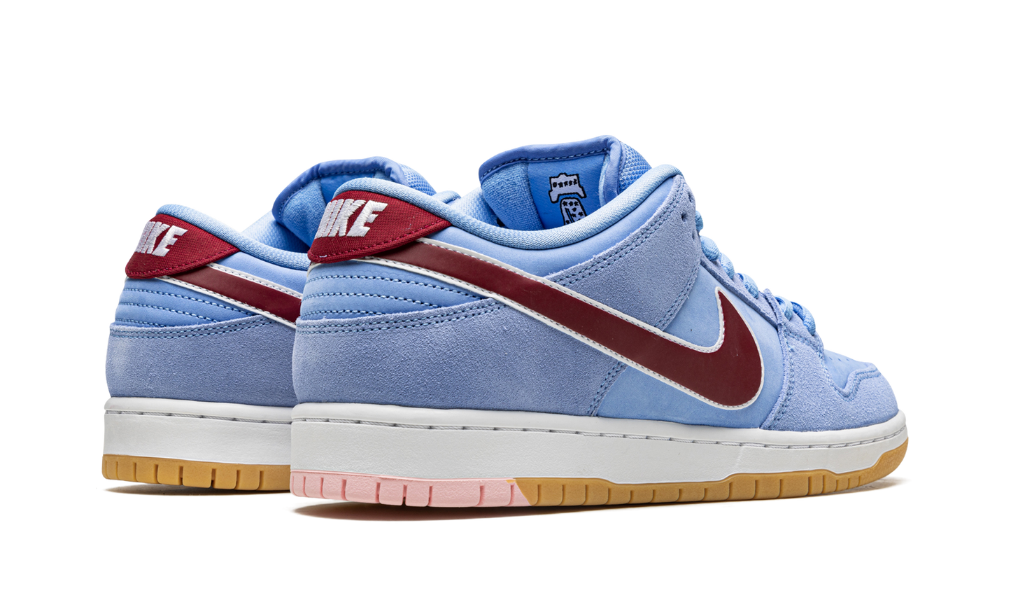 Nike SB Dunk Low Philadelphia Phillies