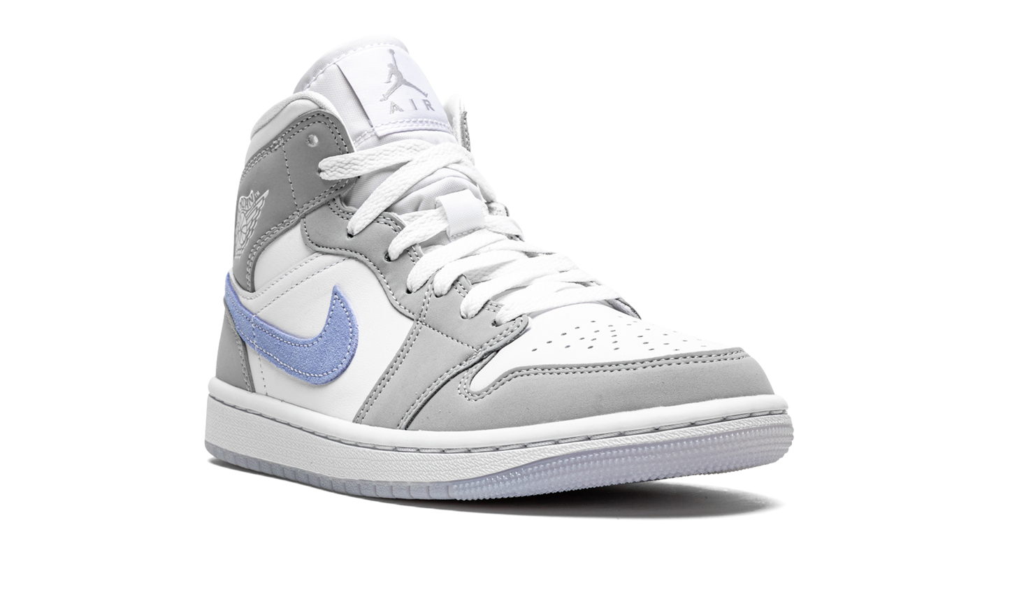 Air Jordan 1 Mid Wolf Grey Aluminum
