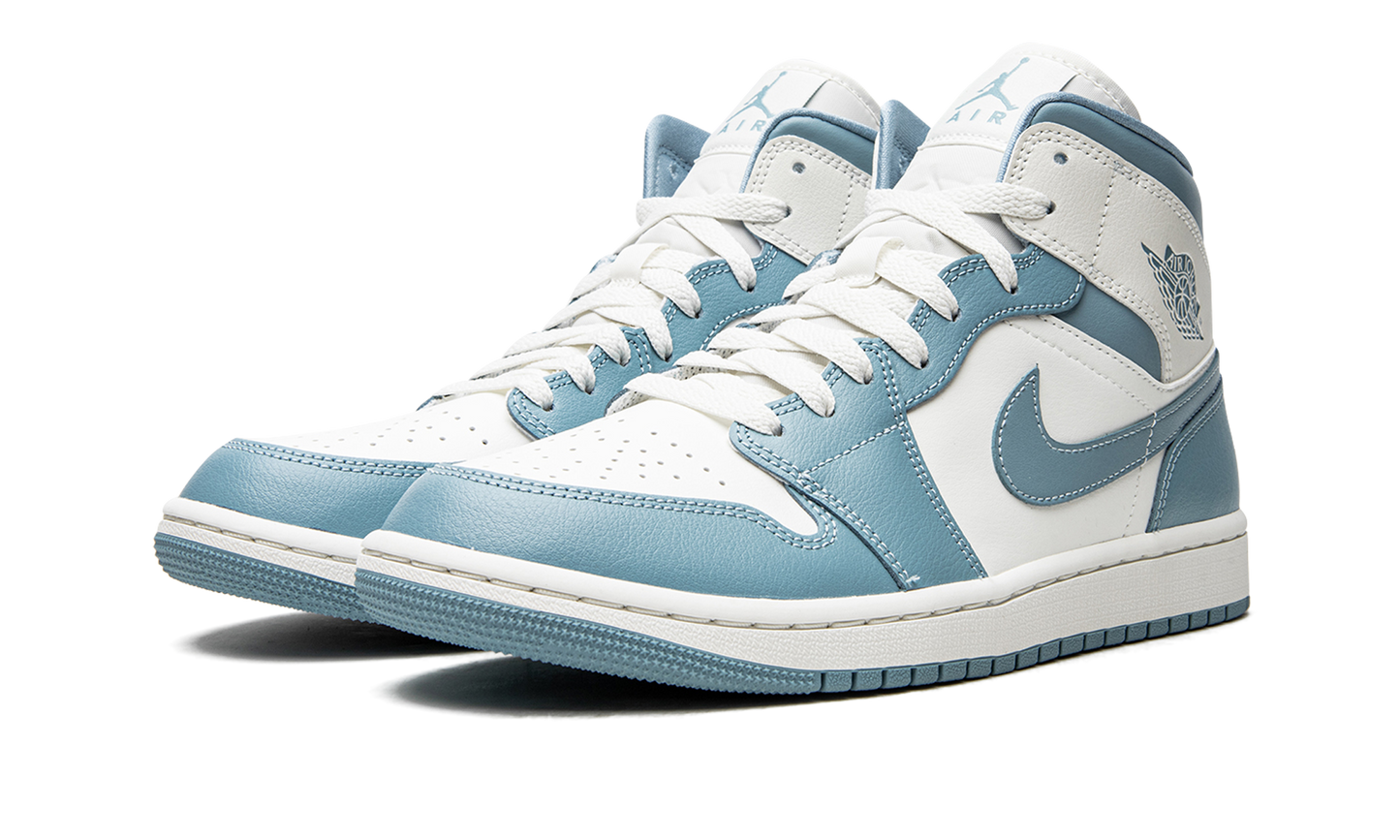 Air Jordan 1 Mid UNC (2022)