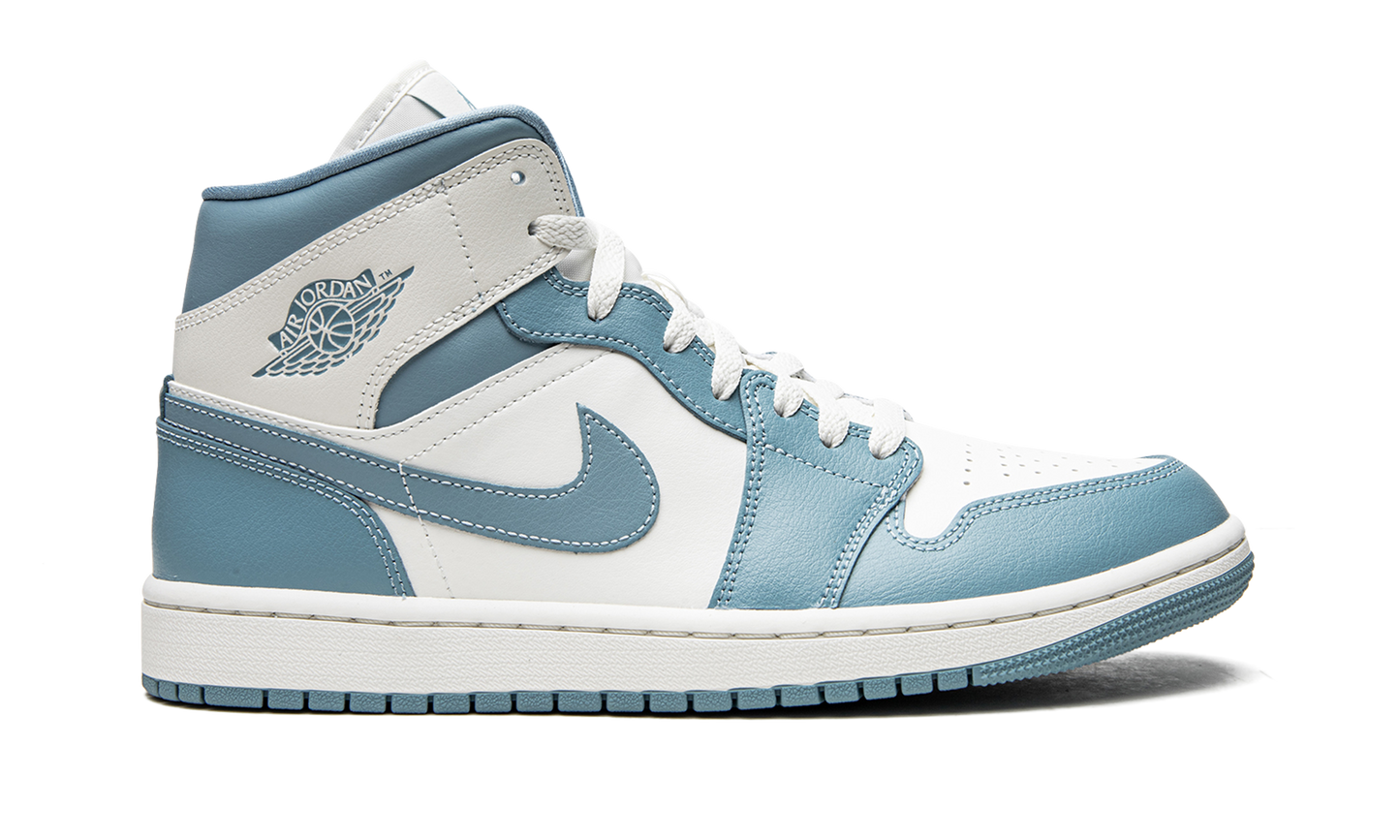 Air Jordan 1 Mid UNC (2022)