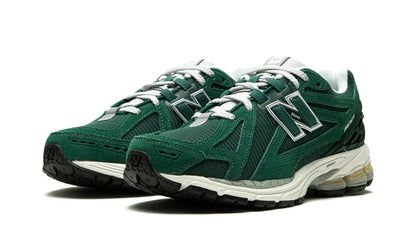 New Balance 1906R Green Suede Metallic Silver