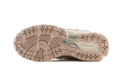 New Balance 1906R Silver Metallic Cream