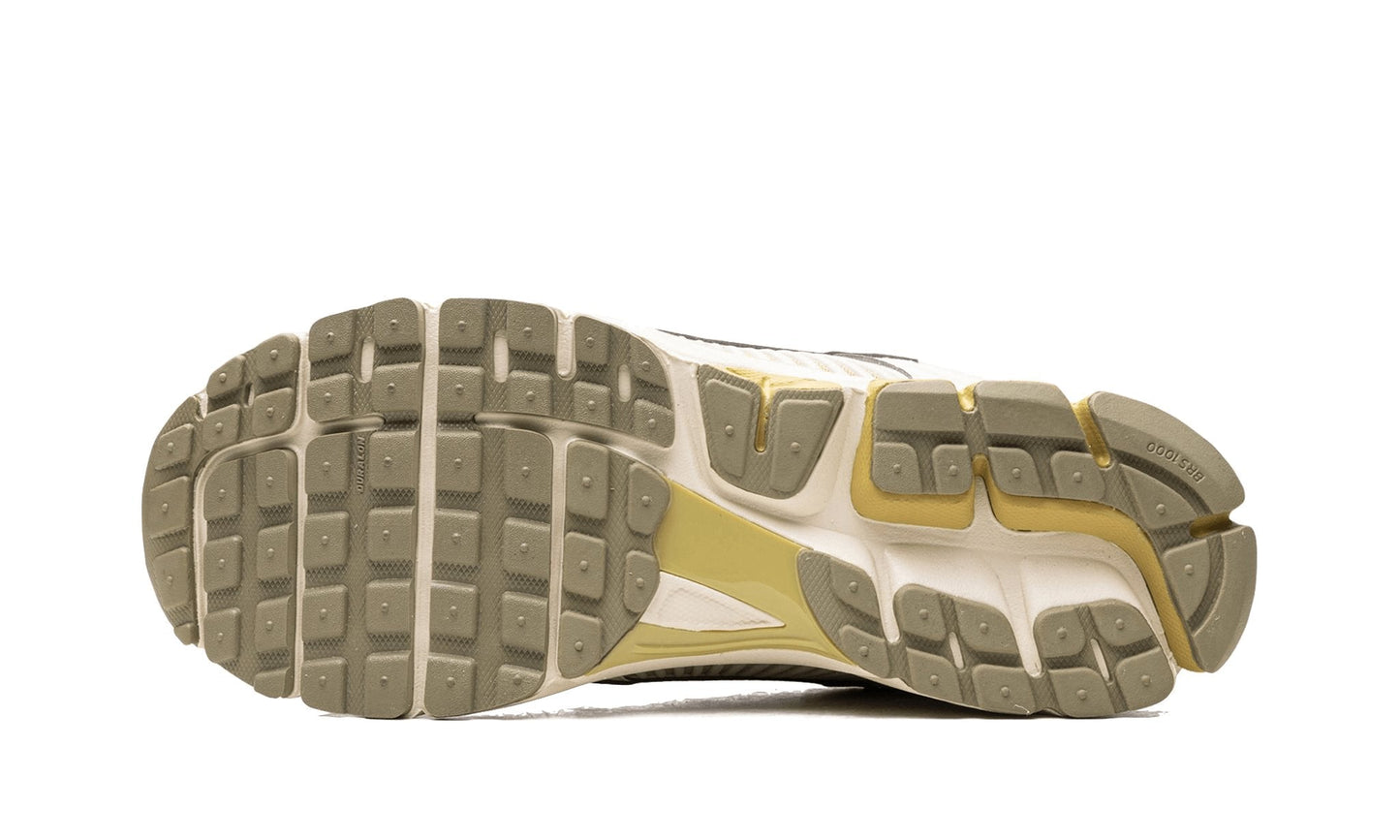 Nike Zoom Vomero 5 Light Bone Medium Olive