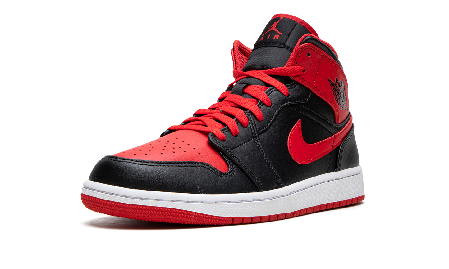 Air Jordan 1 Mid Alternate Bred (2022)
