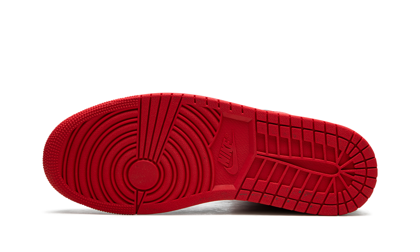 Air Jordan 1 Mid Alternate Bred (2022)