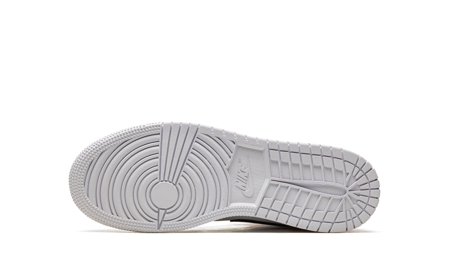 Air Jordan 1 Mid Barely Grape