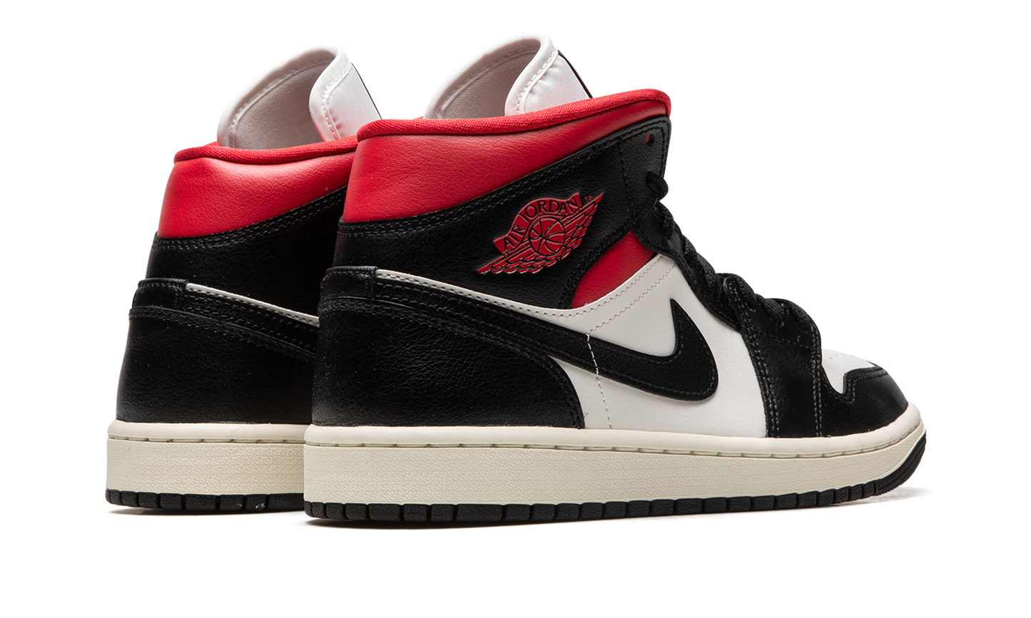 Air Jordan 1 Mid Gym Red Panda