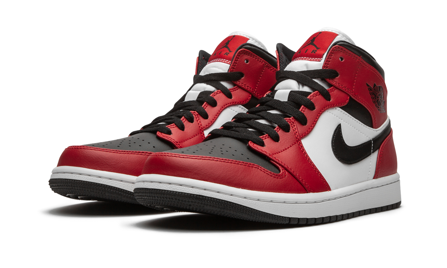 Air Jordan 1 Mid Chicago Toe