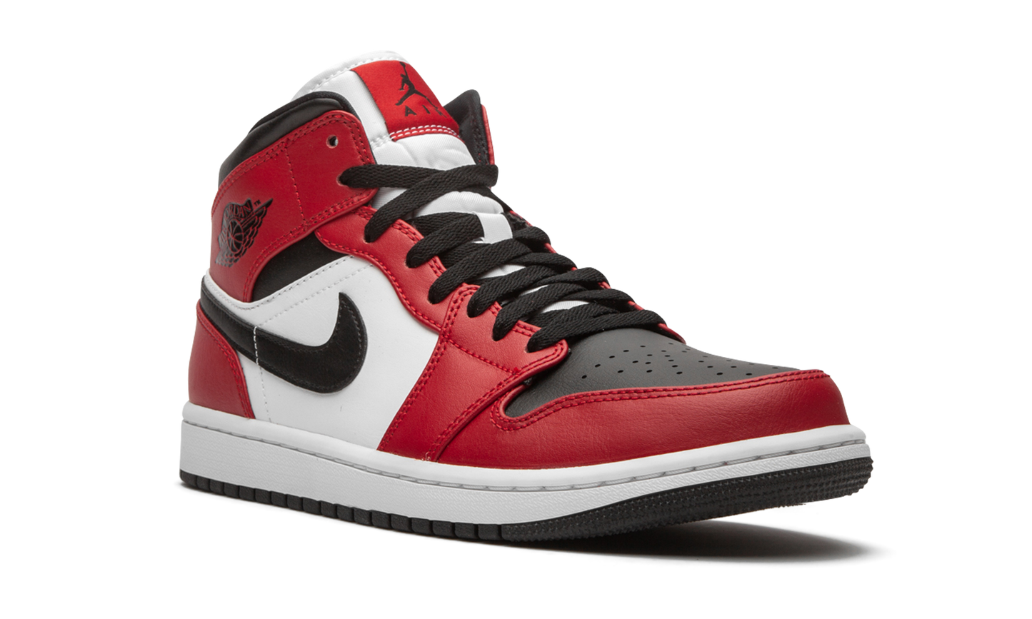 Air Jordan 1 Mid Chicago Toe