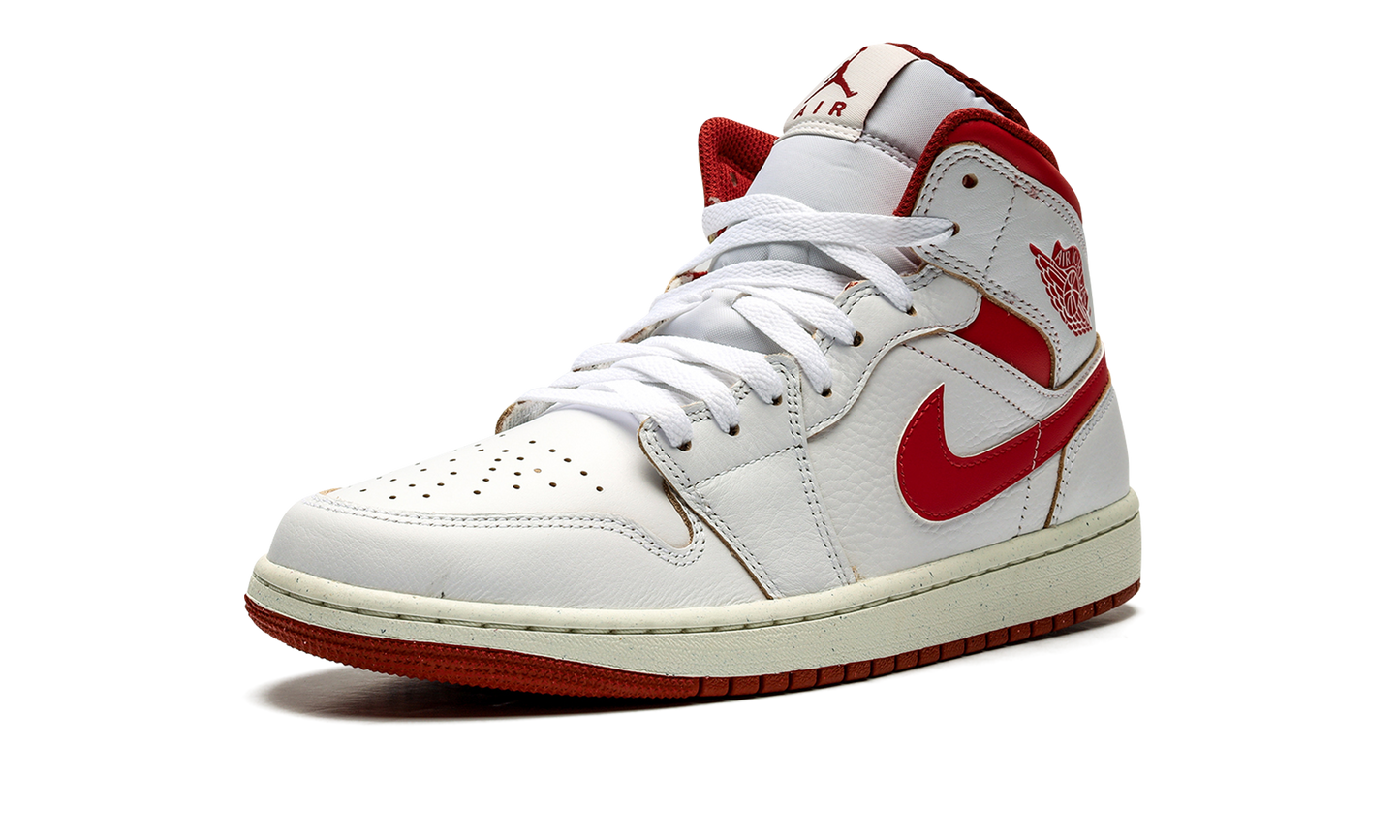 Air Jordan 1 Mid SE Dune Red