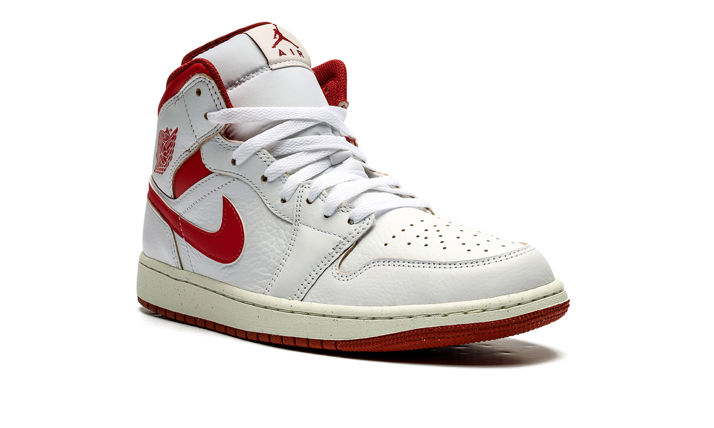 Air Jordan 1 Mid SE Dune Red