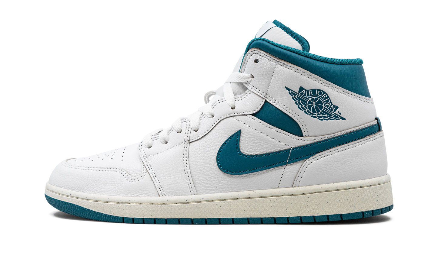 Air Jordan 1 Mid SE Industrial Blue