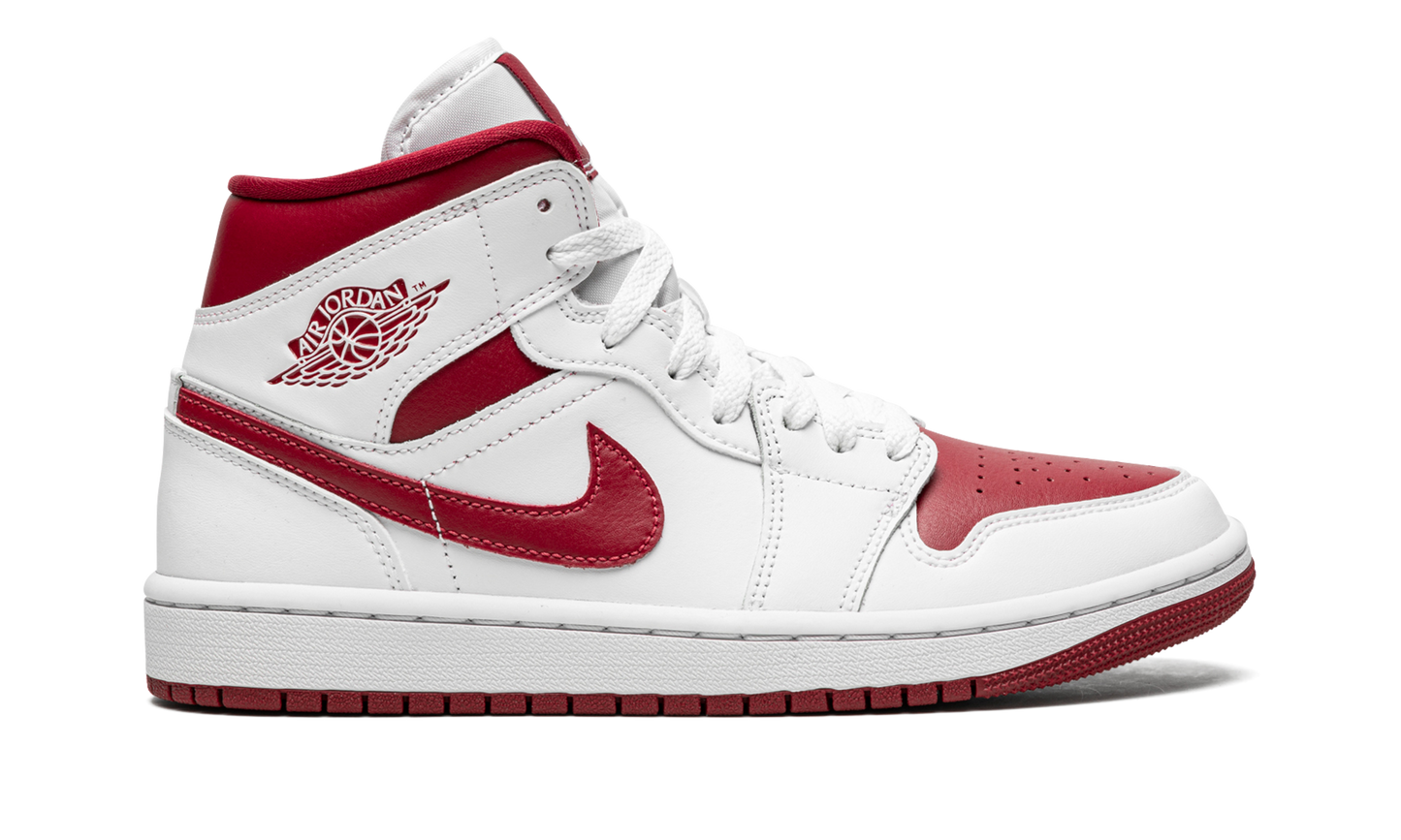 Air Jordan 1 Mid Reverse Chicago