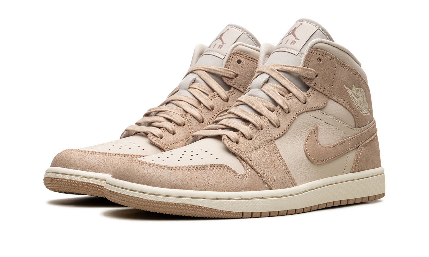 Air Jordan 1 Mid SE Legend Light Brown