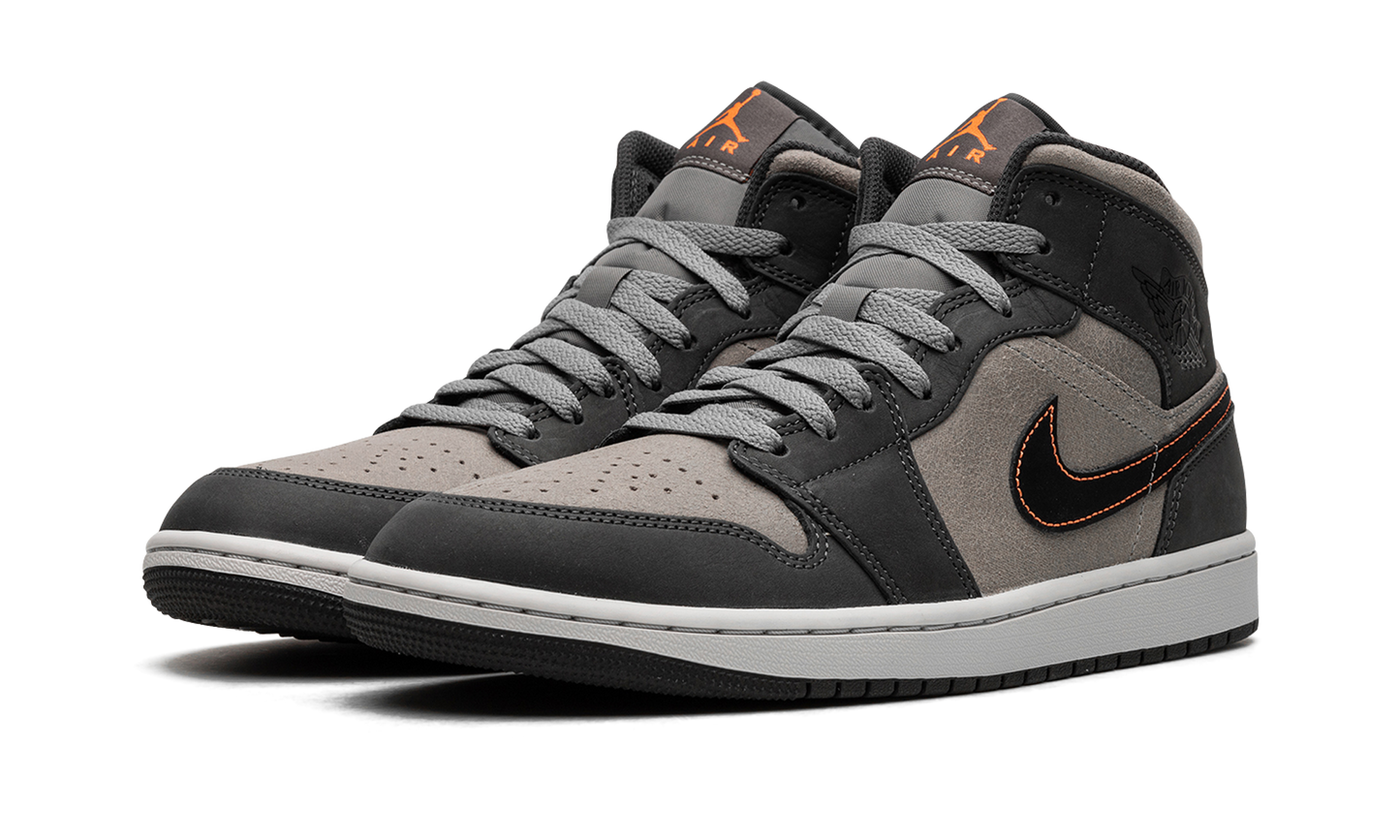 Air Jordan 1 Mid SE Night Stadium