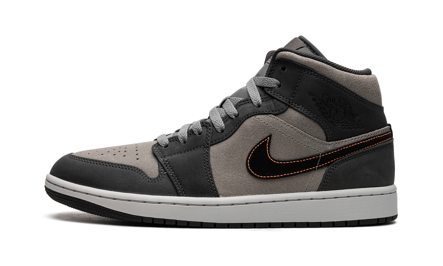 Air Jordan 1 Mid SE Night Stadium