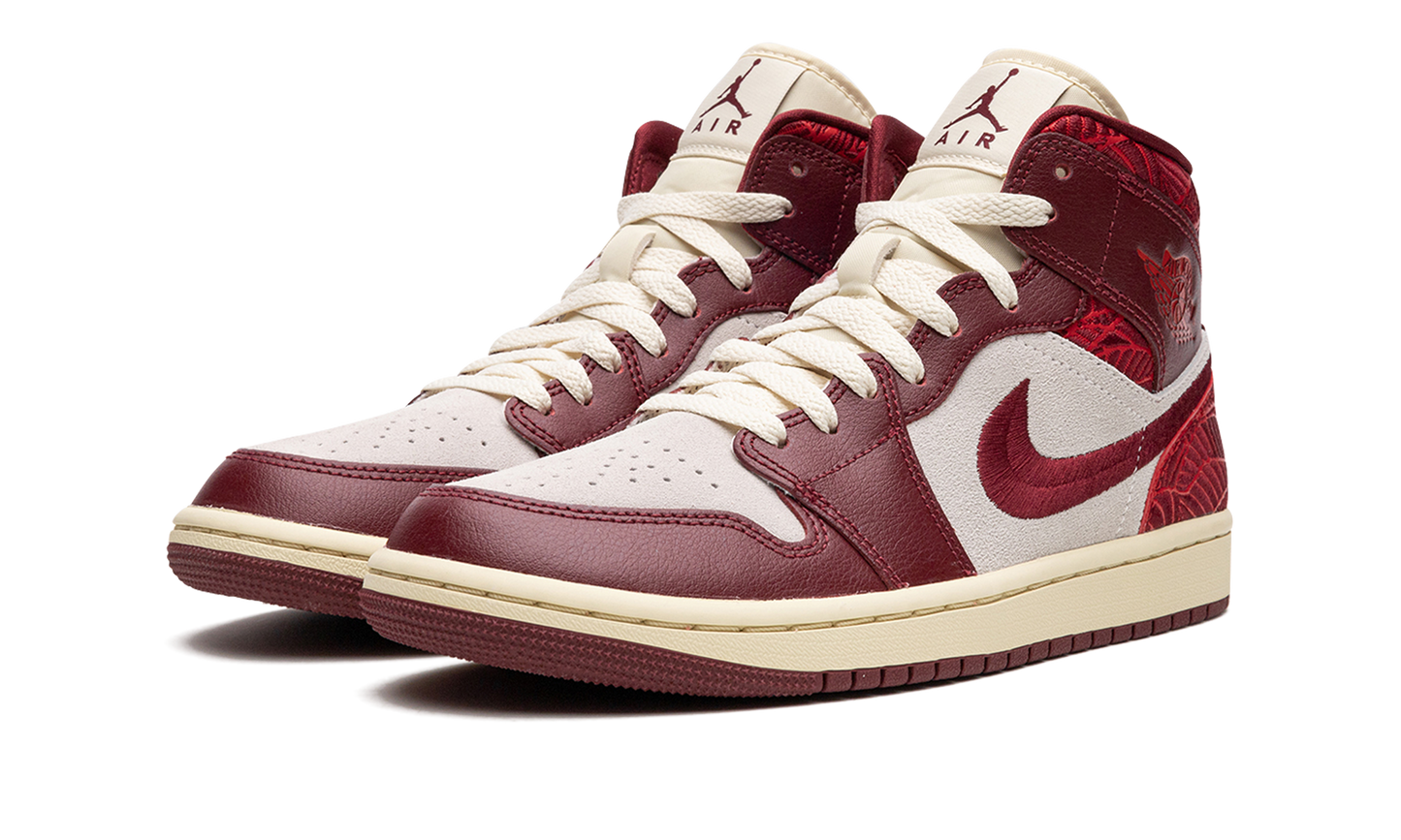 Air Jordan 1 Mid SE Tiki Leaf Team Red