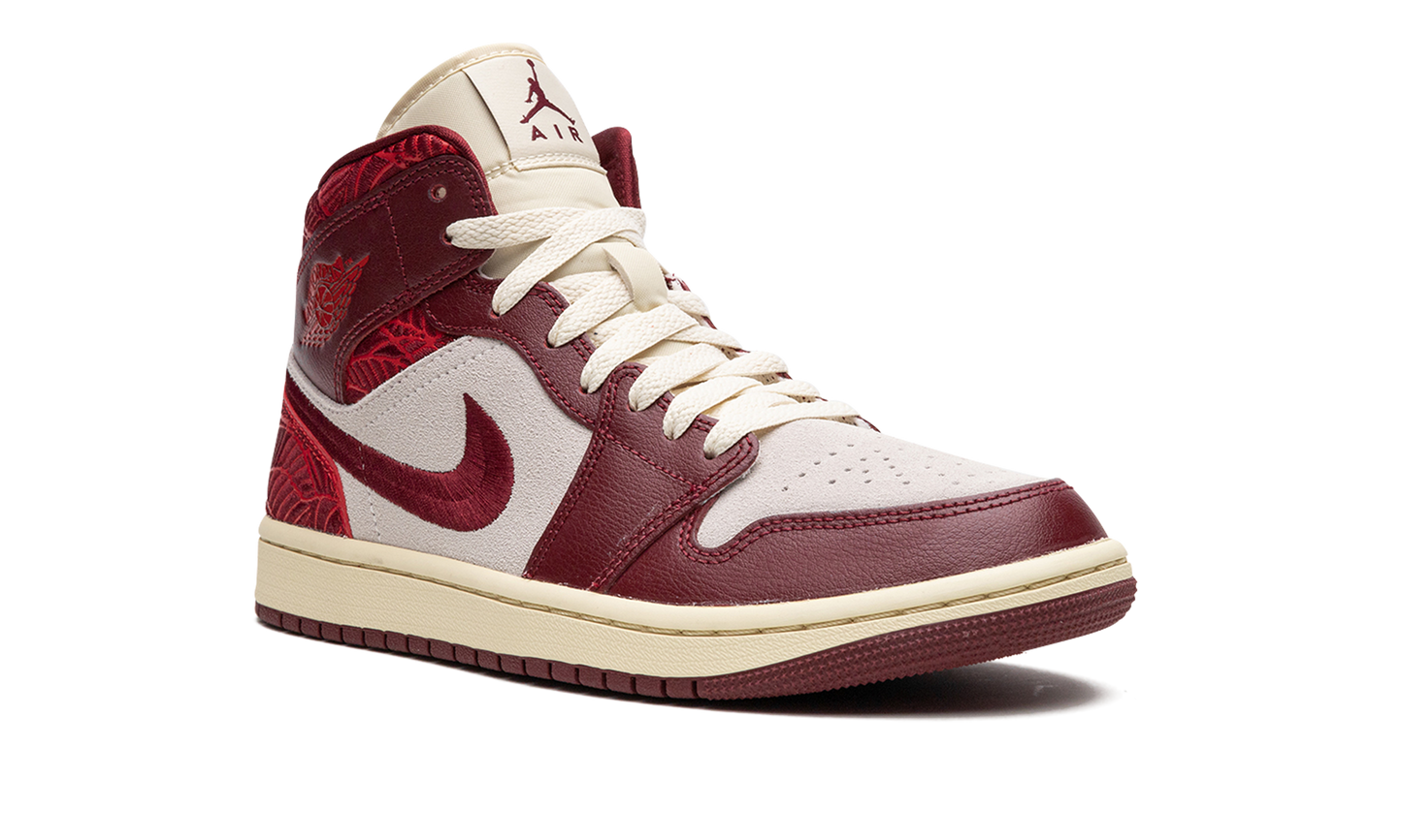 Air Jordan 1 Mid SE Tiki Leaf Team Red