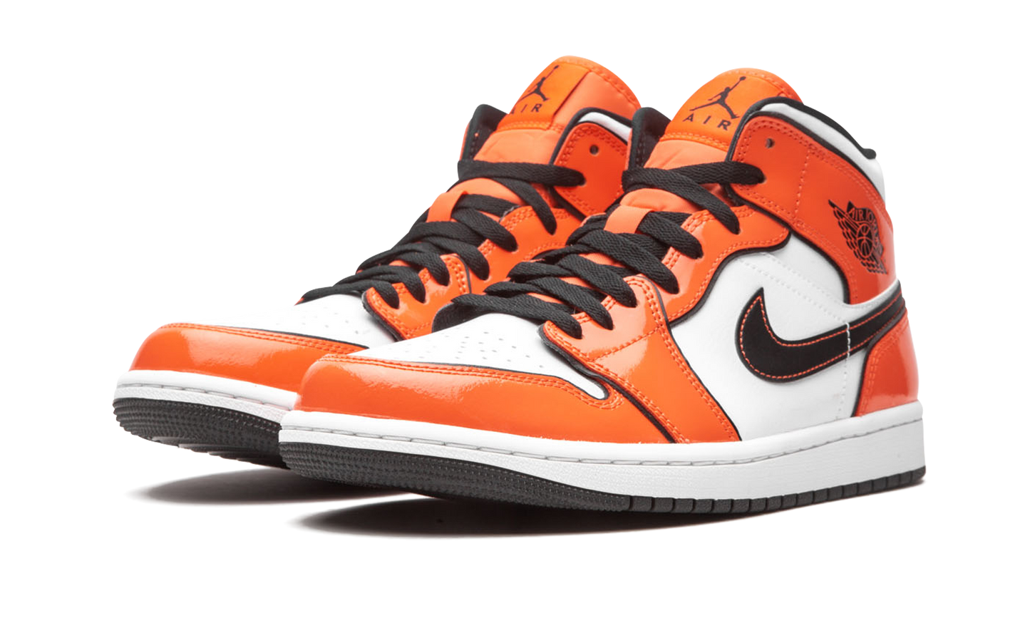 Air Jordan 1 Mid SE Turf Orange