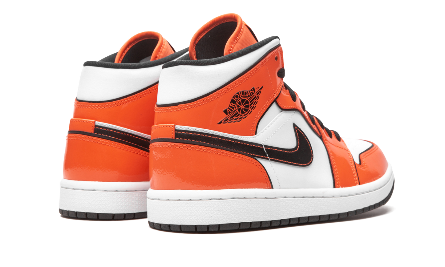 Air Jordan 1 Mid SE Turf Orange