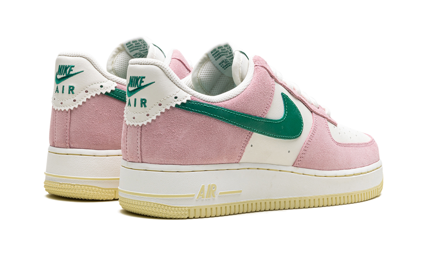 Nike Air Force 1 Low '07 LV8 Medium Soft Pink Malachite
