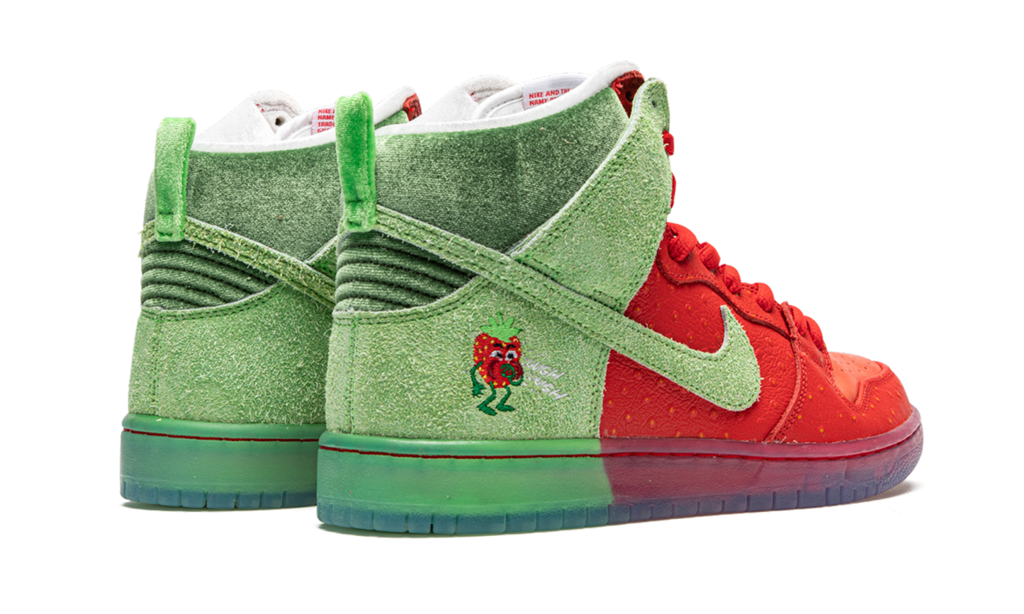 Nike SB Dunk High Strawberry Cough (Regular Box)