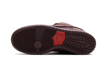 Nike SB Dunk Low City of Love Burgundy Crush