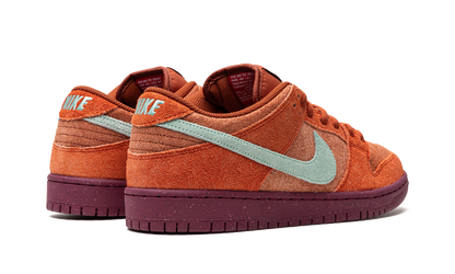 Nike SB Dunk Low Mystic Red Rosewood