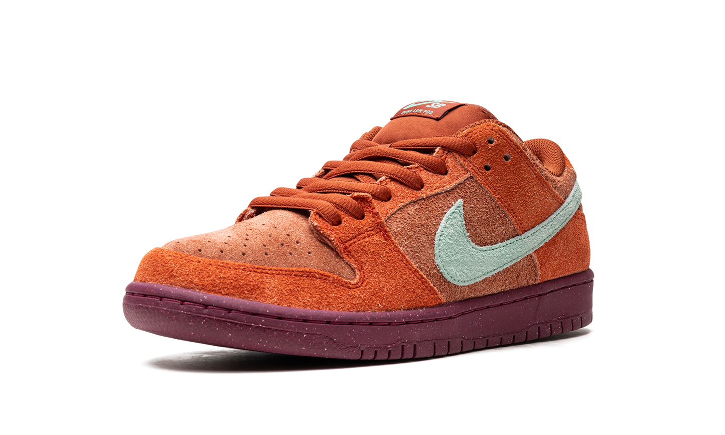Nike SB Dunk Low Mystic Red Rosewood