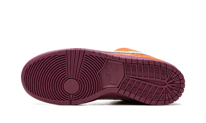 Nike SB Dunk Low Mystic Red Rosewood