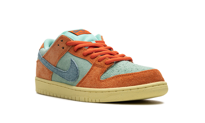 Nike SB Dunk Low Orange Emerald Rise