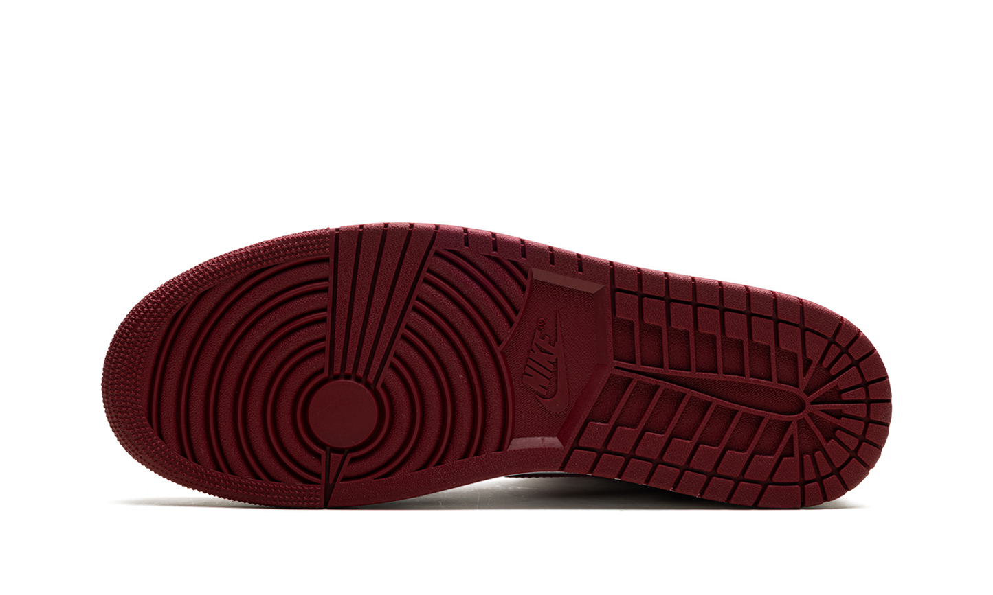 Air Jordan 1 Retro High OG Artisanal Team Red