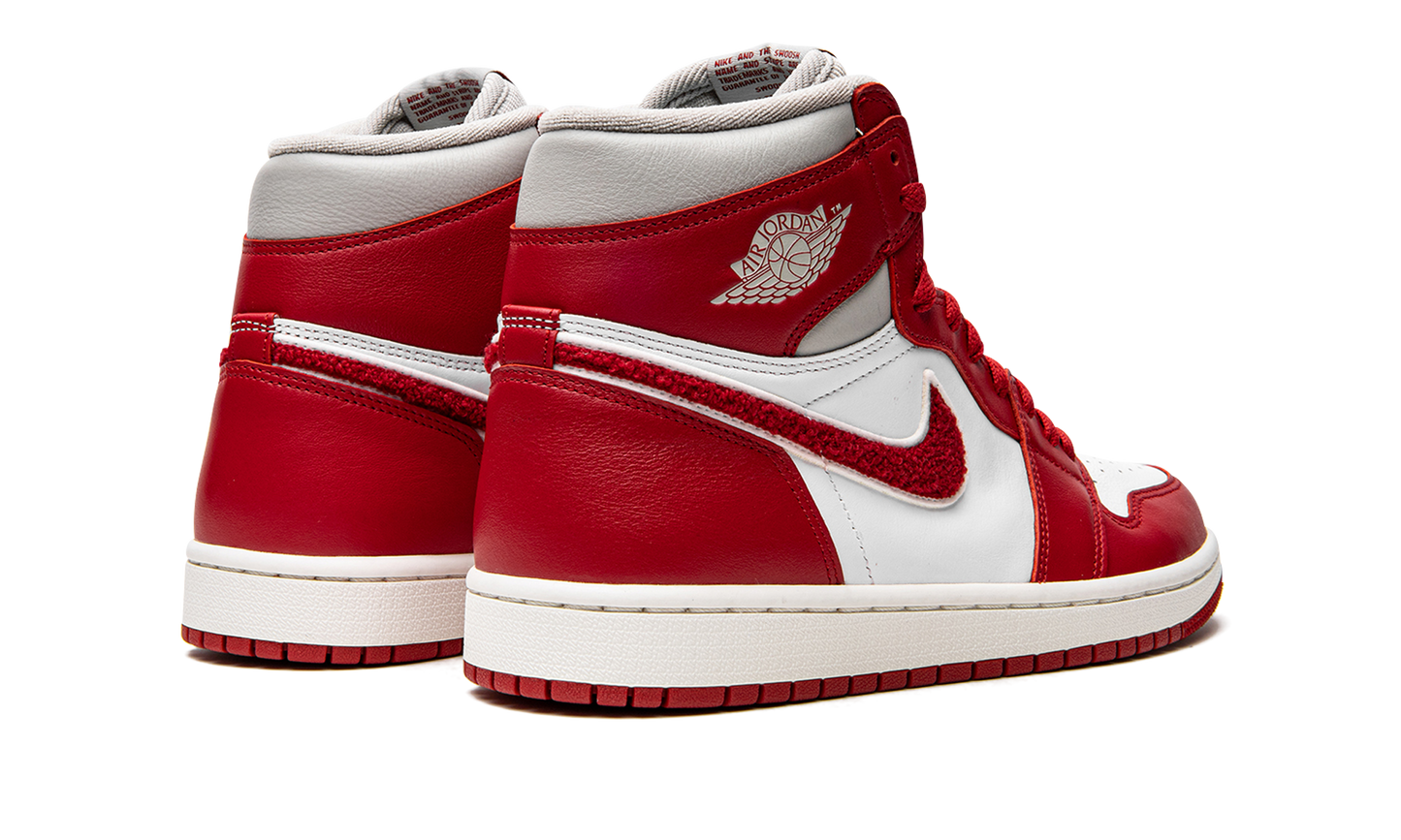 Air Jordan 1 Retro High OG Varsity Red